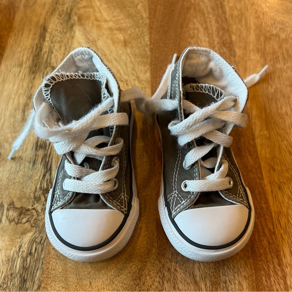 Converse High Top Toddler size 5